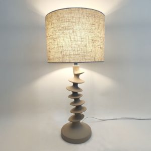STRIO ΦΩΤΙΣΤΙΚΟ ΕΠΙΤΡΑΠΕΖΙΟ 28x28x61cm RESIN ΜΠΕΖ ΛΙΝΟ ΜΠΕΖ